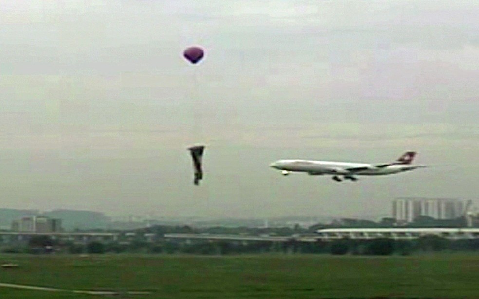 FOTOS IMAGENS Queda de balões coloca voos em risco no aeroporto de