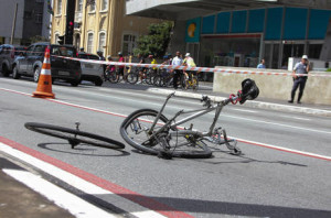 Ciclista é atropelado na Avenida Paulista
