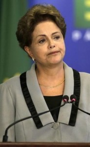 Presidente Dilma Rousseff durante cerimônia no Palácio do Planalto, em Brasília, em março. 16/03/2015 REUTERS/Ueslei Marcelino